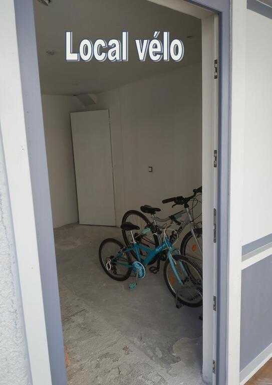 Apartment 10a - Rdc-centre Ville-local Velo Malestroit